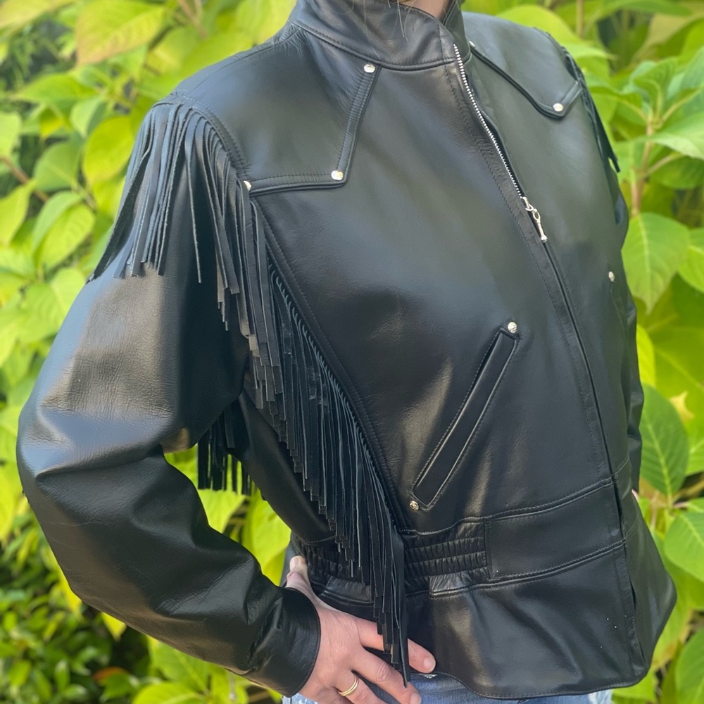 Vintage 1990s Leather Jacket                        Style: Cherokee Women’s Cut